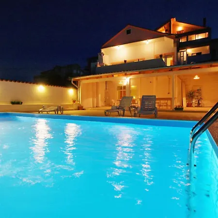 Zdenko-2 By Interhome