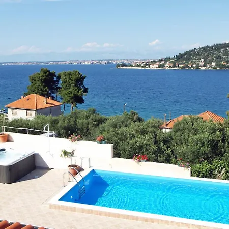 Zdenko-2 By Interhome